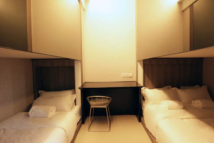 Room 123 of 180