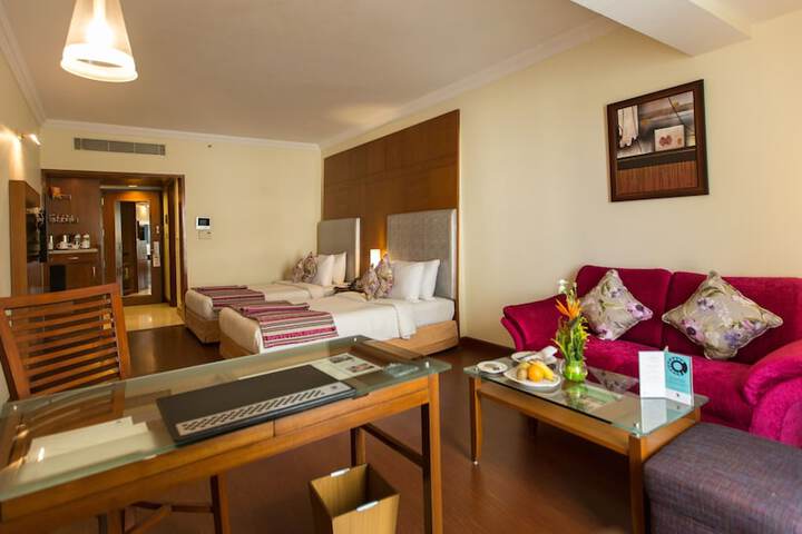 Room 3 of 28