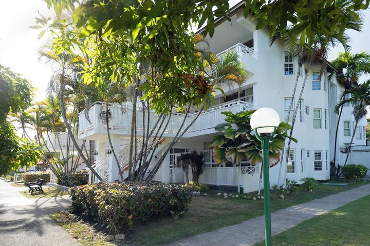 Hotel 130 of 141