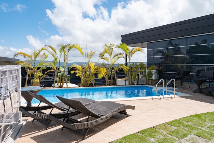 Pool 56 of 90
