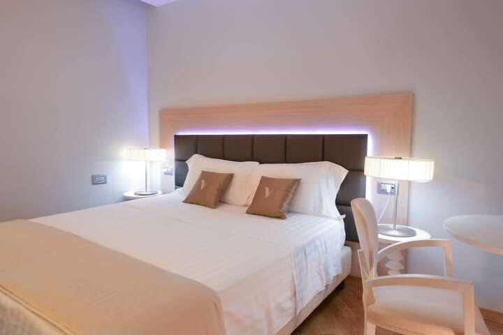 Room 10 of 72