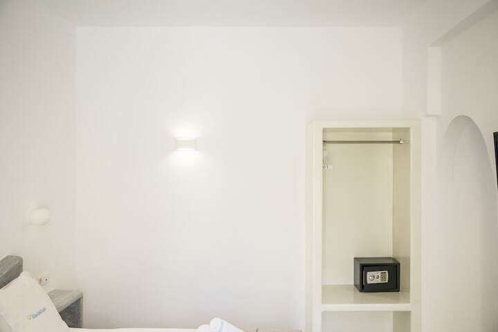 Room 35 of 66
