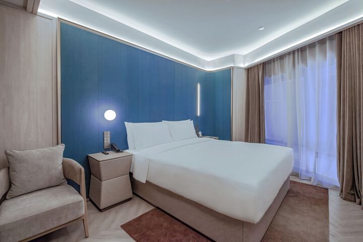 Room 9 of 24