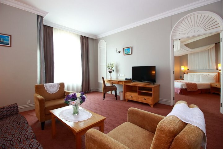 Room 12 of 65