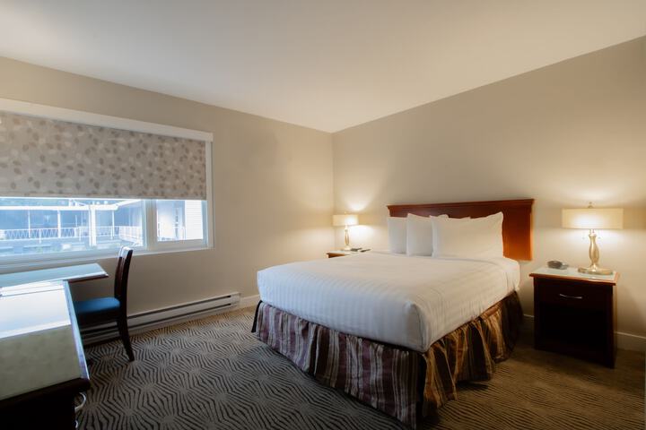 Room 8 of 37