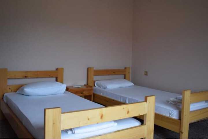 Room 4 of 19