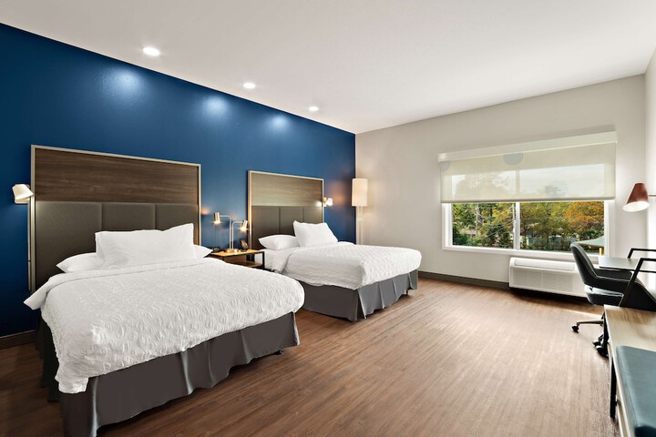 2 Queen Beds (4 of 7)