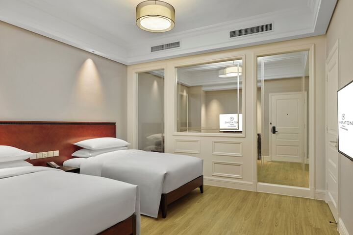 Room 8 of 30