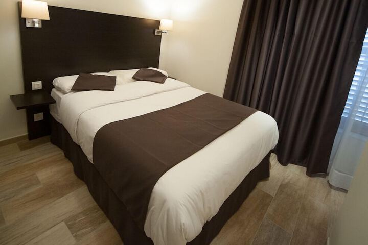 Room 15 of 52