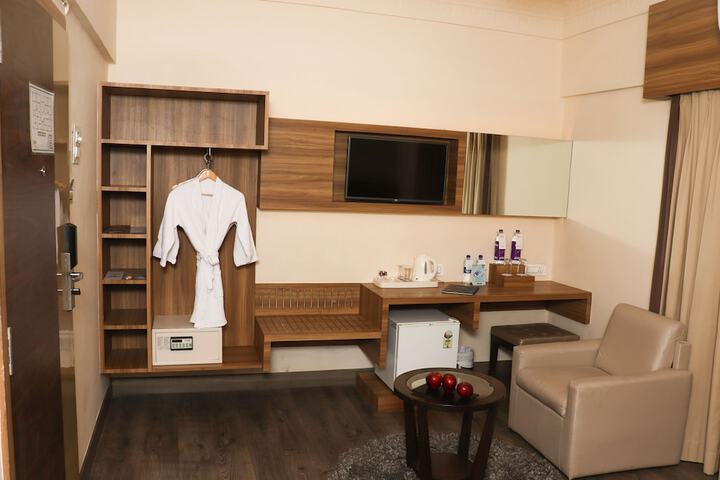 Room 15 of 27