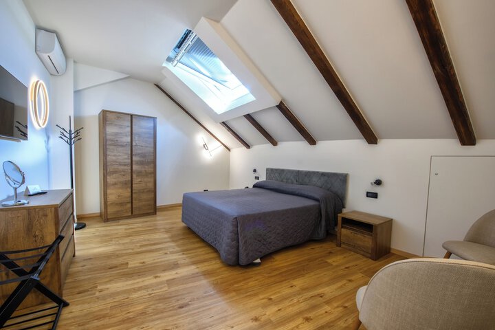 Room 18 of 52