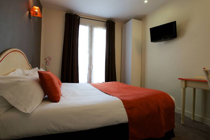 Room 4 of 47
