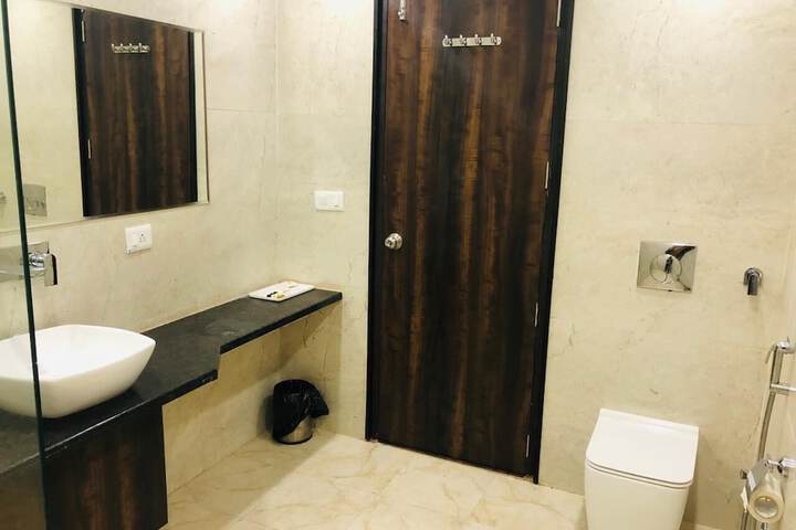 Room 14 of 22