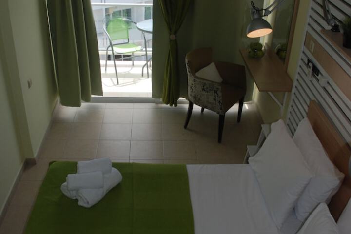 Room 5 of 47