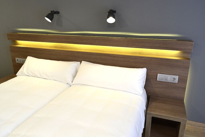 Room 12 of 40