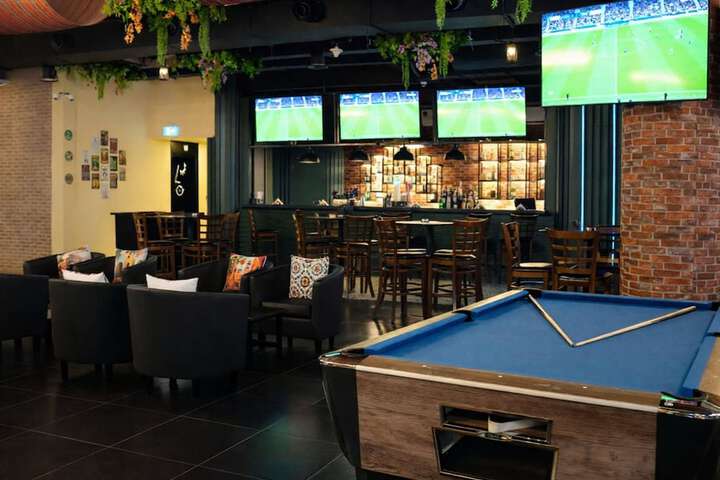 Lounge 64 of 89