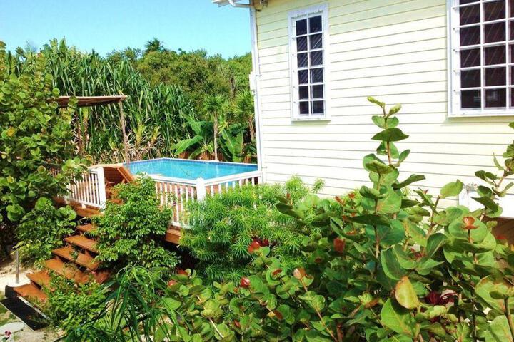 Hidden Gem Cabana