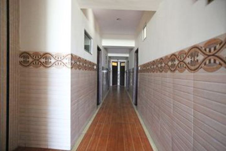 Ballroom/Hall 28 of 34