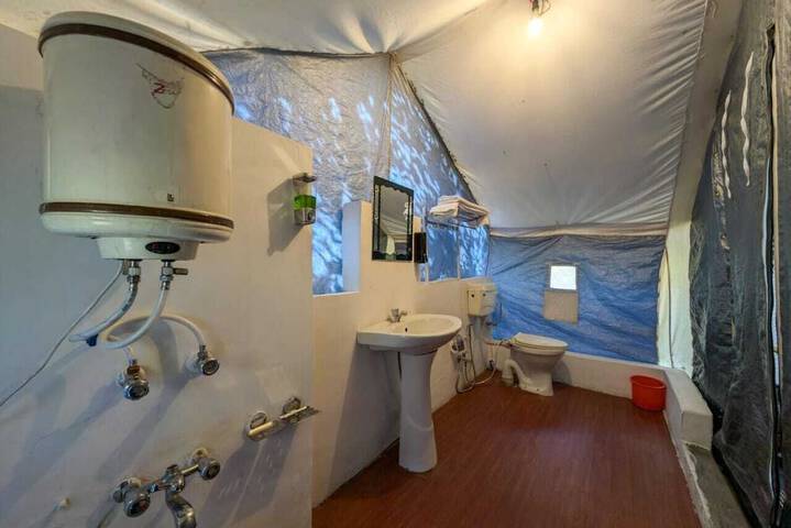 Room 12 of 23