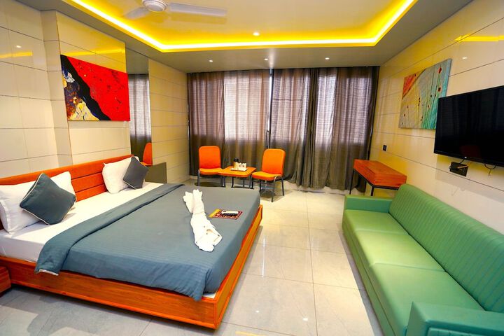 Room 10 of 43