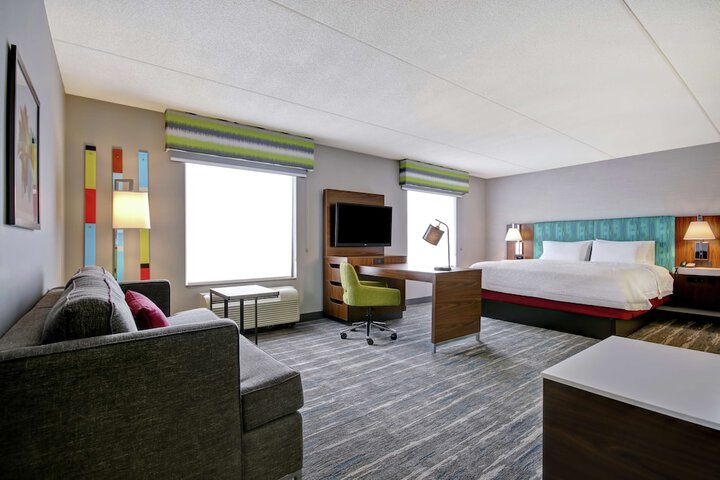 1 King Bed Studio Suite with Sofa Bed (2 of 18)