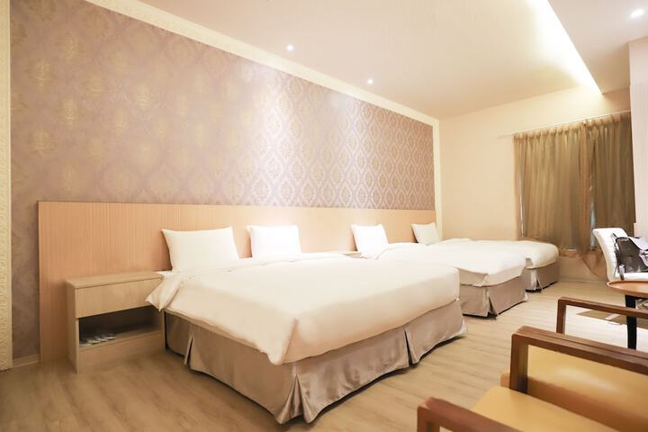 Room 30 of 59