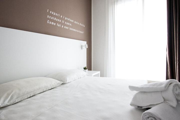 Room 15 of 53