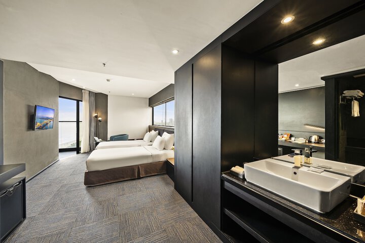 Room 31 of 80