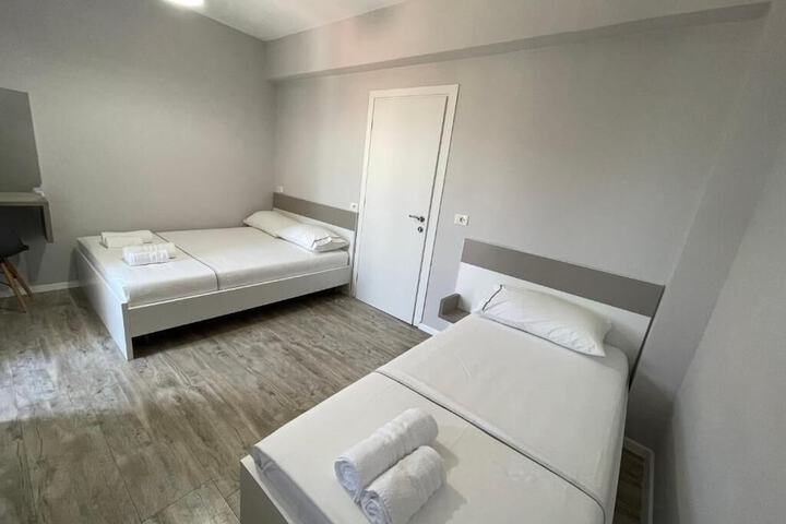 Room 10 of 39
