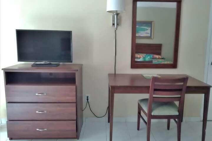 Room 5 of 28