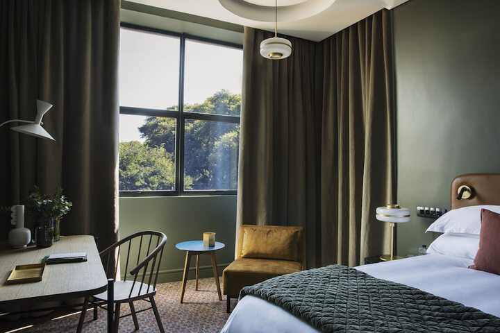 Room 15 of 77