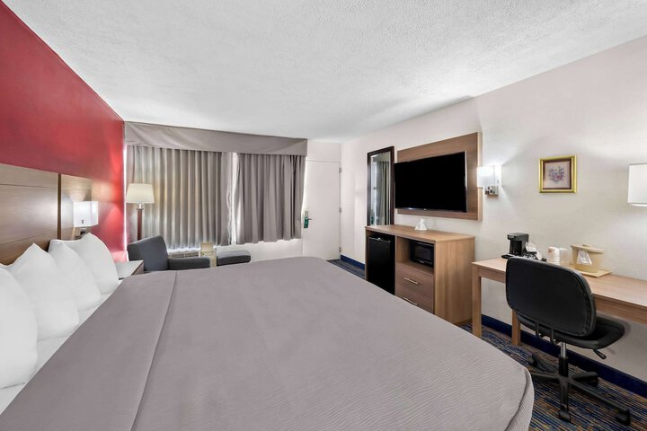 Room 5 of 41