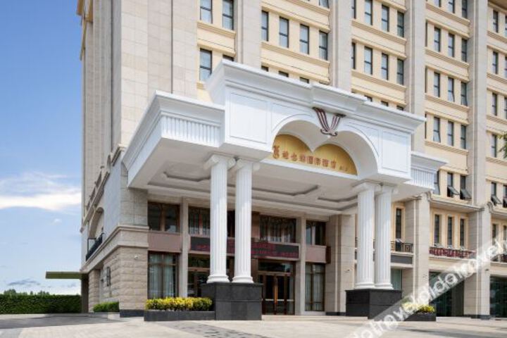 Hotel 5 of 17