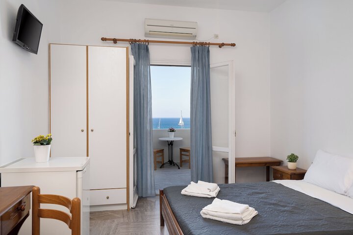 Room 14 of 77