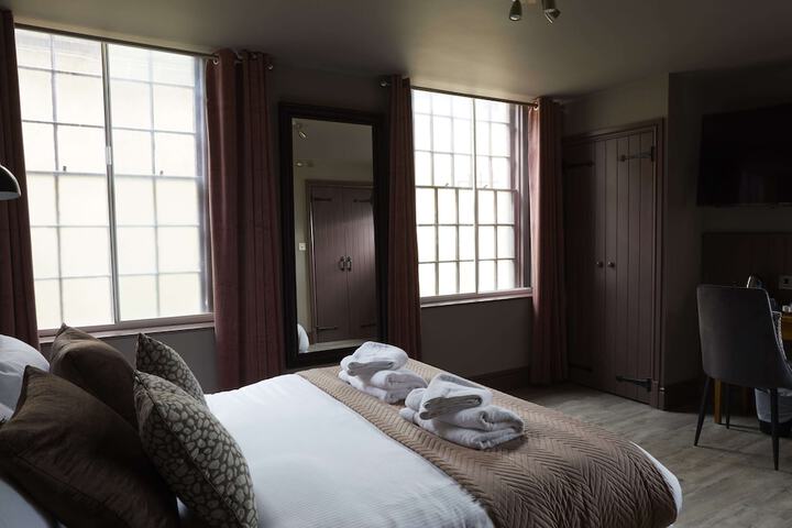 Room 6 of 65