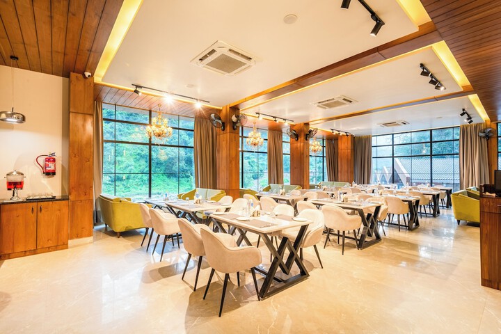Dining 98 of 161
