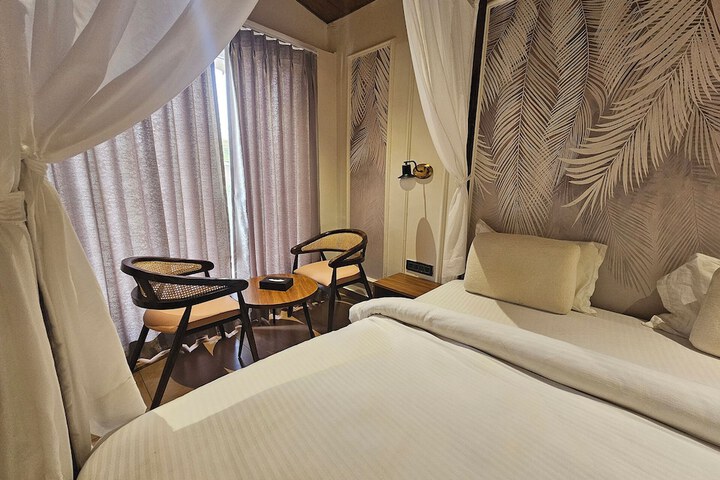 Room 3 of 7