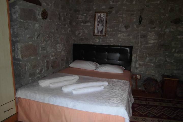 Room 7 of 24