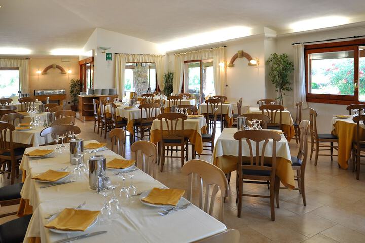 Dining 50 of 79