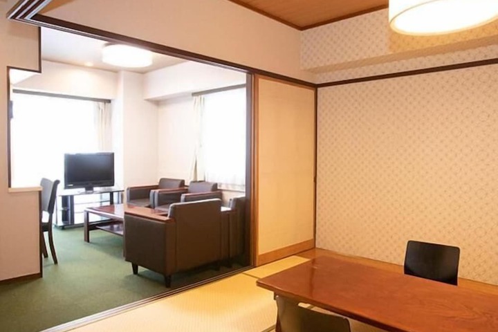 Room 5 of 43