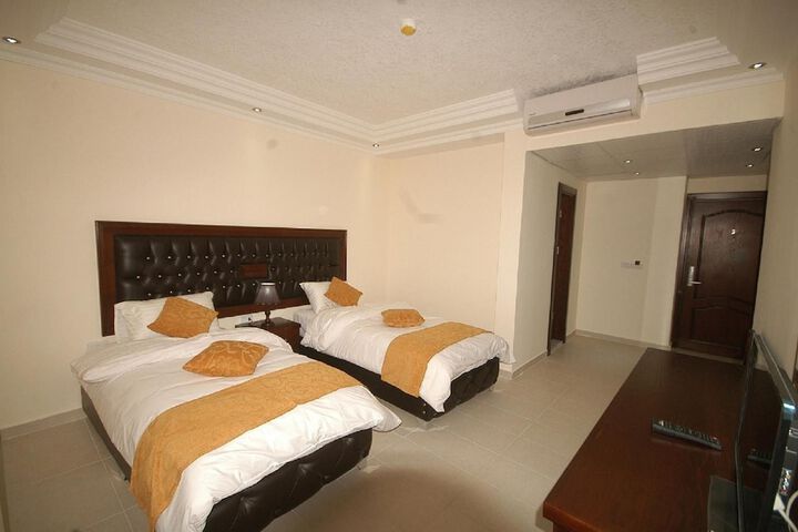 Room 26 of 78