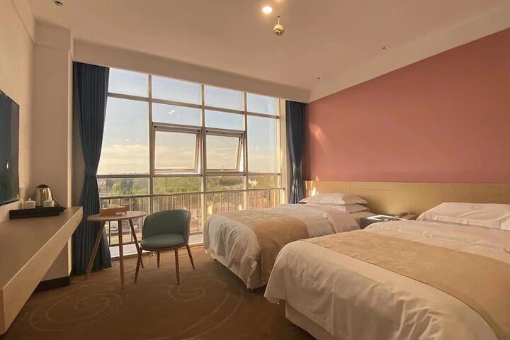 Room 9 of 11