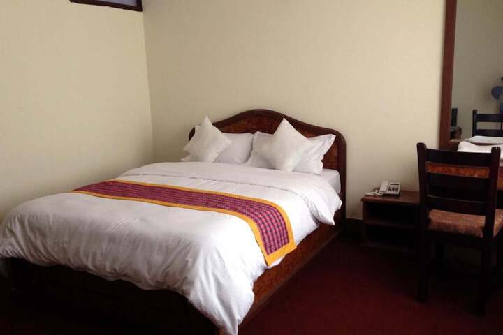 Room 10 of 31