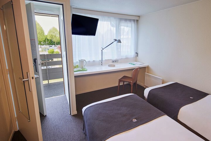Room 11 of 41