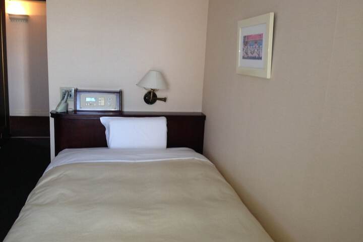 Room 11 of 39