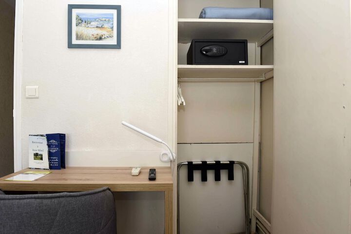 Room 52 of 113
