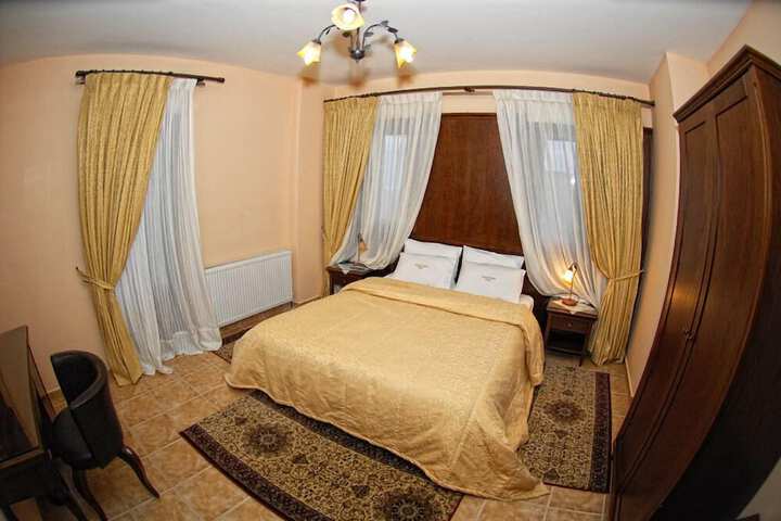 Room 12 of 61