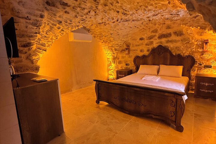Room 3 of 39