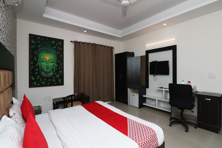 Room 15 of 23