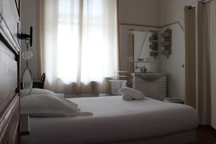 Room 16 of 33